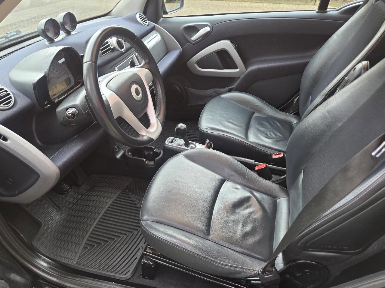 Used 2012 smart fortwo passion image 13