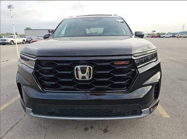 Used 2024 Honda Pilot TrailSport image 7