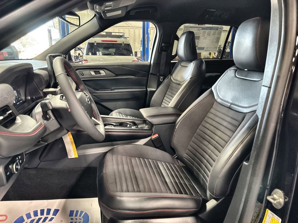 New 2026 Ford Explorer ST-Line w/ ST-Line Street Pack image 12