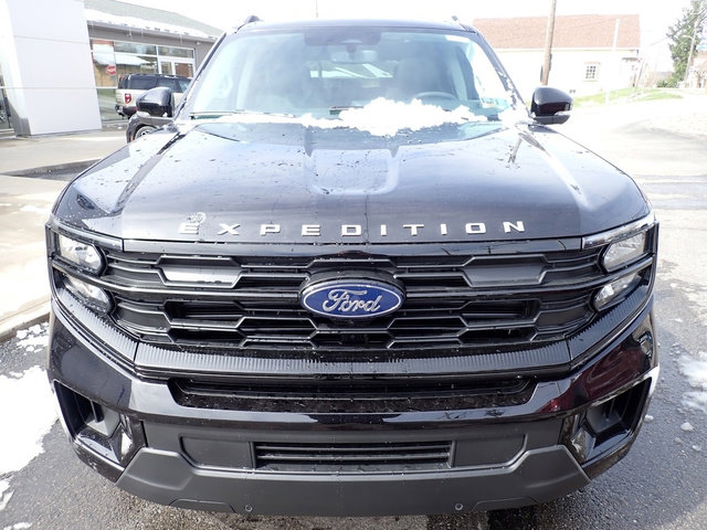 New 2026 Ford Expedition Active image 9