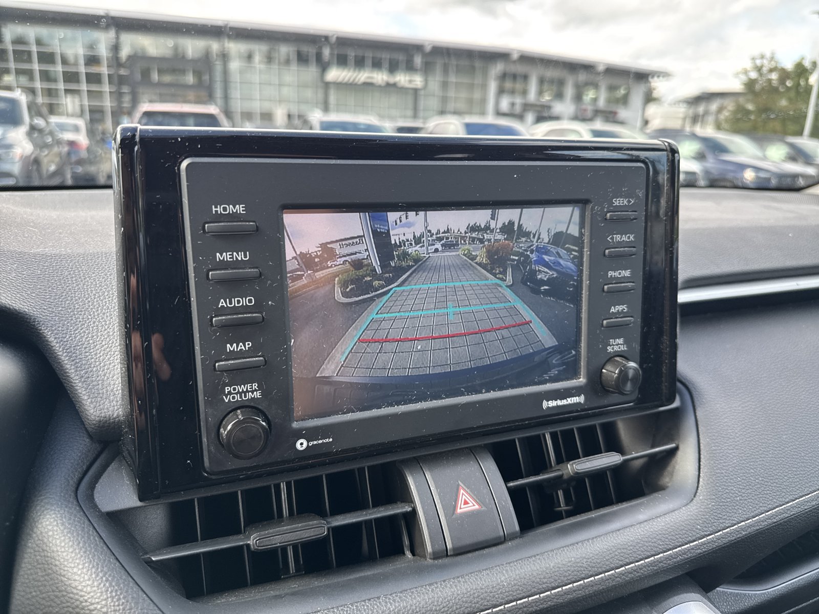 Used 2021 Toyota RAV4 LE AWD/4WD image 15