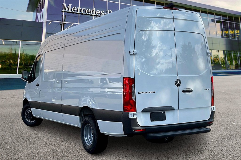 New 2025 Mercedes-Benz Sprinter 4500 image 3