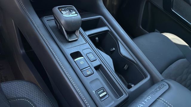 Used 2025 Nissan Pathfinder S FWD image 28