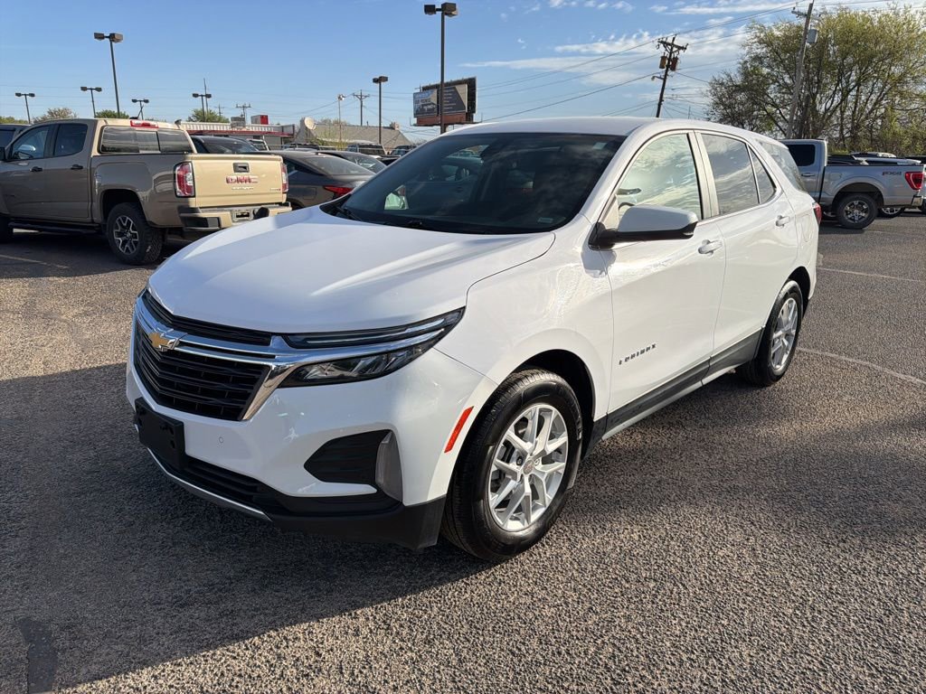 Used 2024 Chevrolet Equinox LT image 3