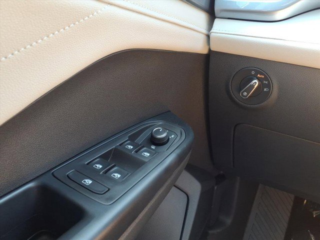 New 2025 Volkswagen Taos SEL image 25