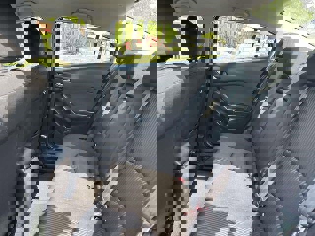 Used 2014 MAZDA MAZDA3 i Touring w/ Technology Package image 20