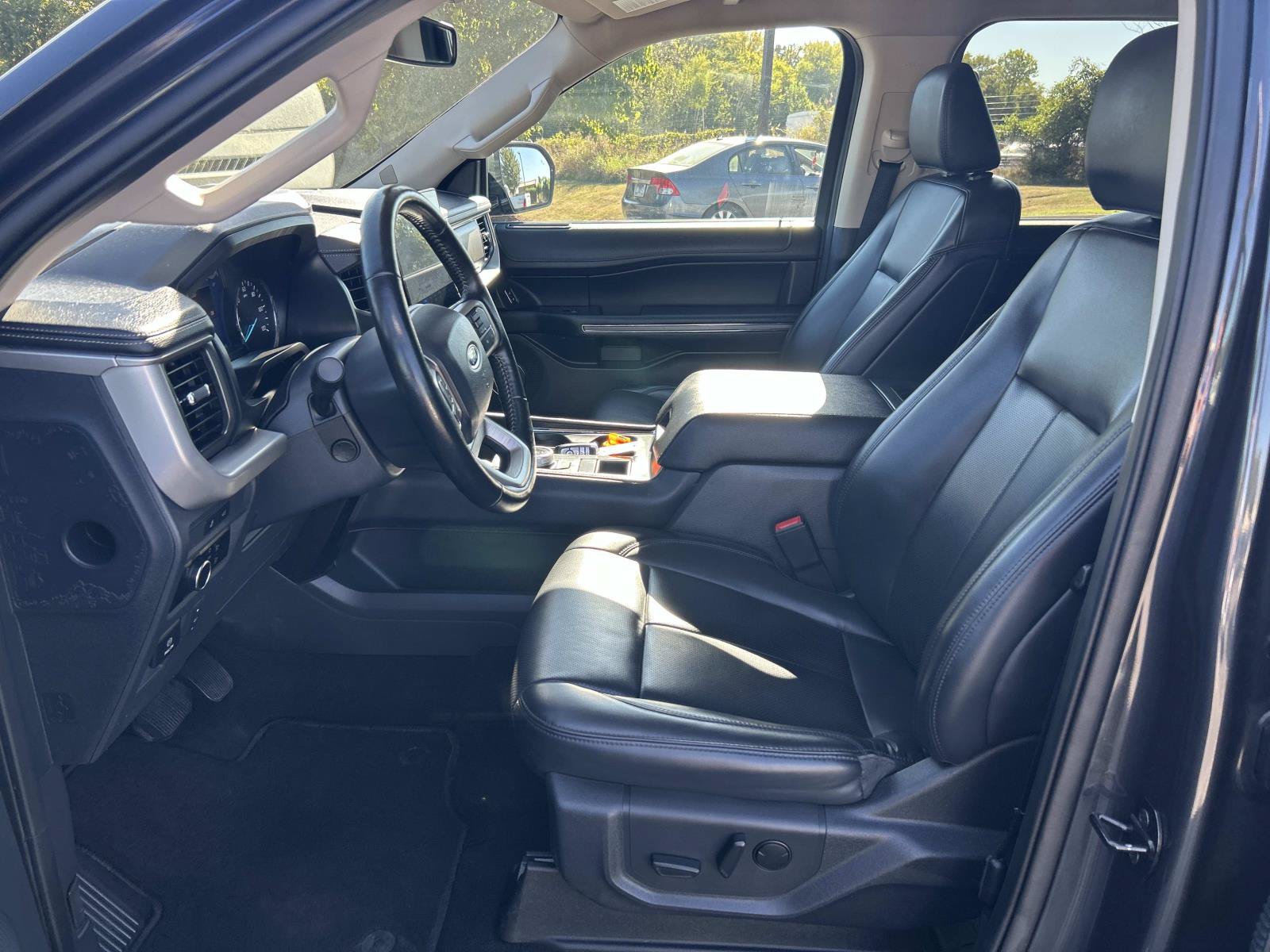 Used 2024 Ford Expedition Max XLT RWD image 29