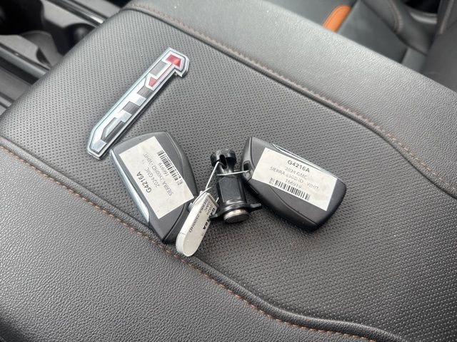 Used 2024 GMC Sierra 2500 AT4 w/ AT4 Premium Plus Package image 30