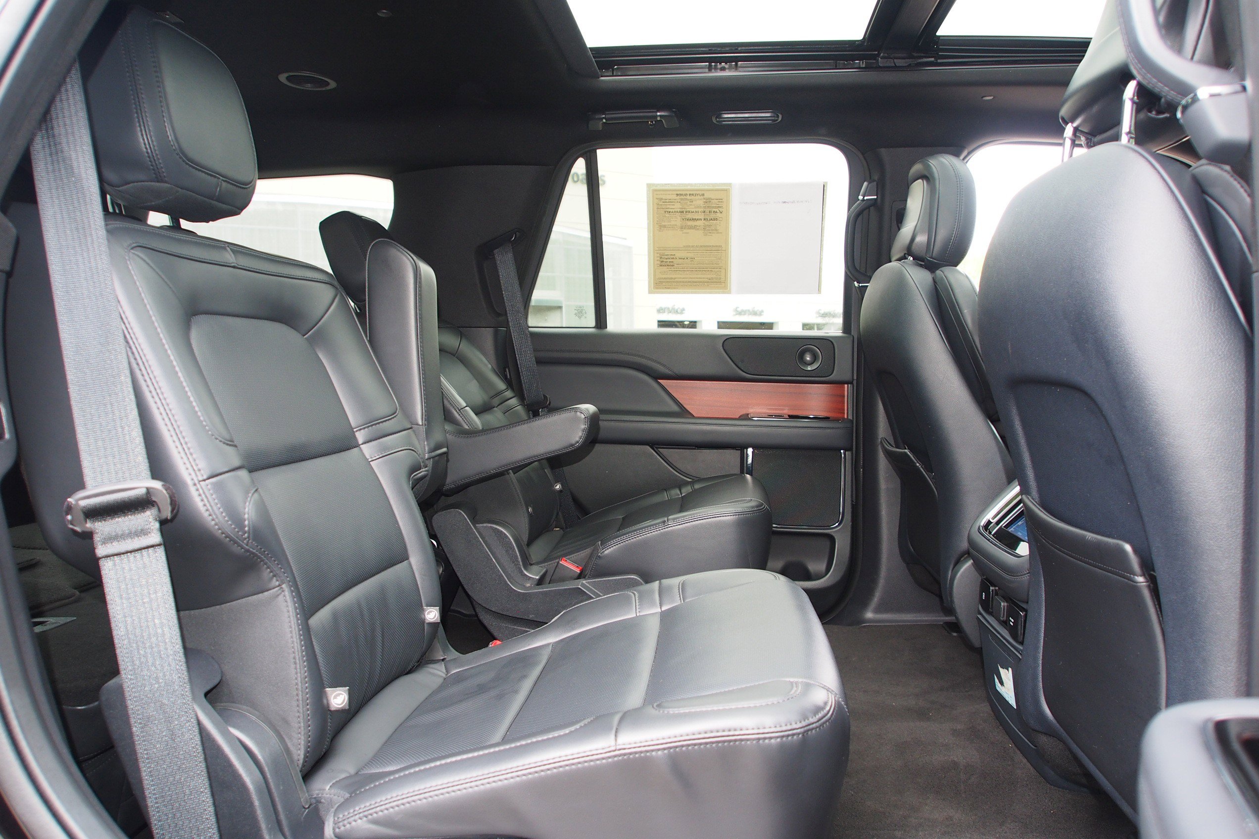 Used 2024 Lincoln Navigator Premiere image 15