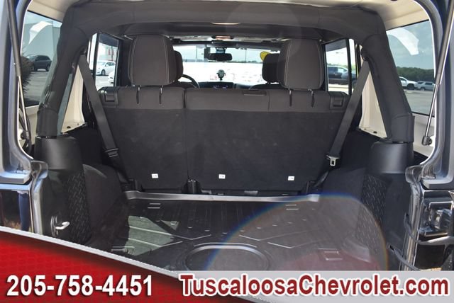 Used 2018 Jeep Wrangler Unlimited Rubicon w/ Connectivity Group AWD/4WD image 9