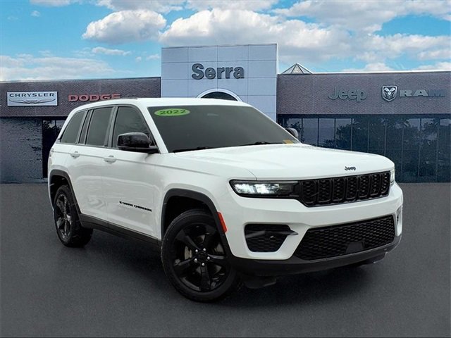 Used 2022 Jeep Grand Cherokee Altitude image 1