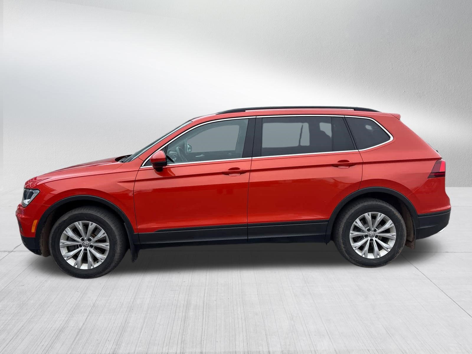 Used 2019 Volkswagen Tiguan SE image 3
