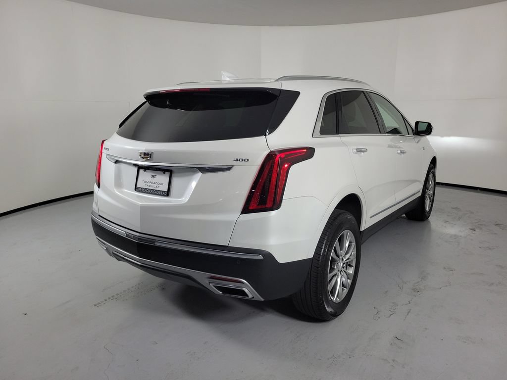 Certified 2022 Cadillac XT5 Premium Luxury FWD image 4