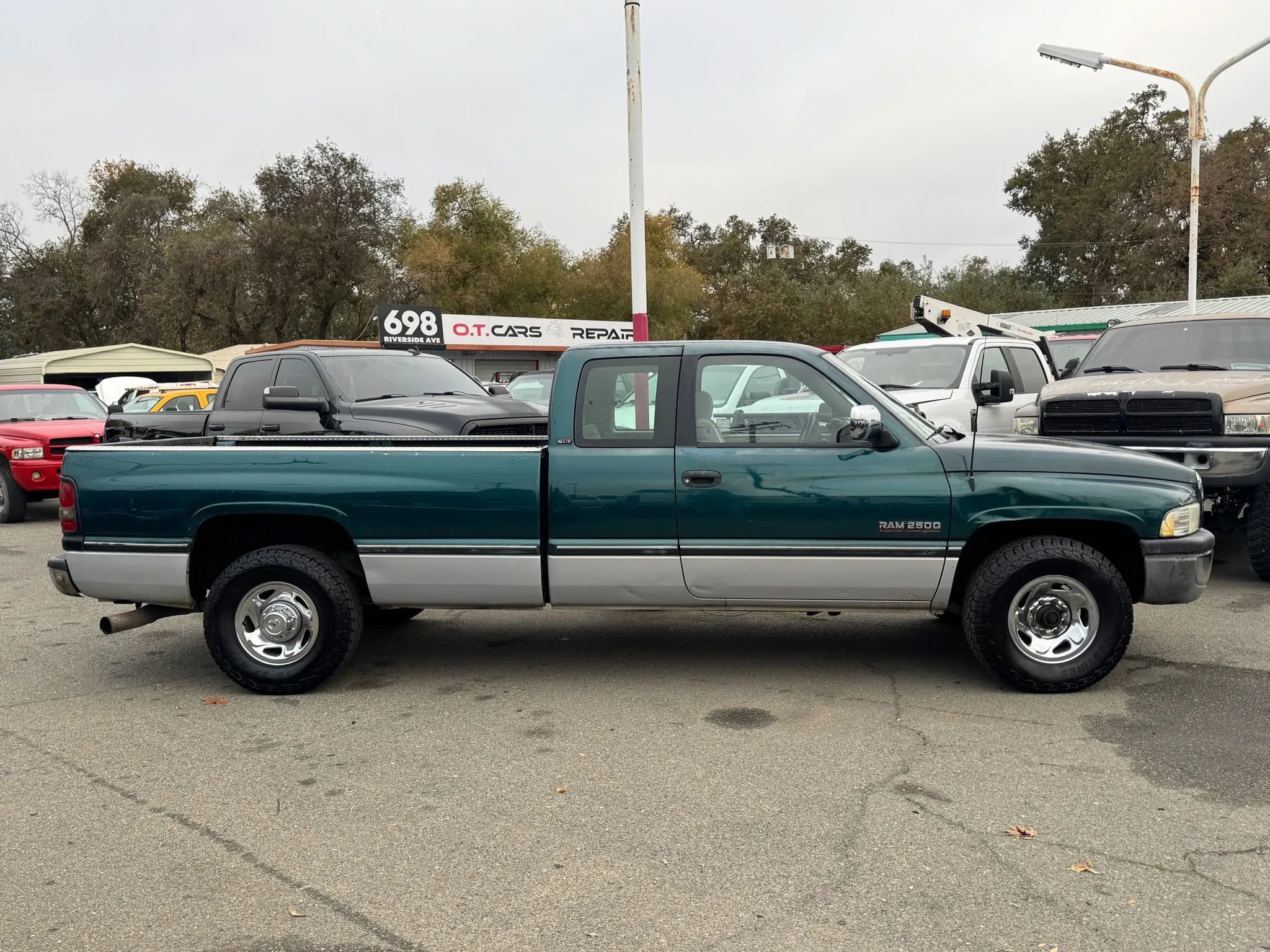 Used 1995 Dodge Ram 2500 Truck 2WD Club Cab image 3