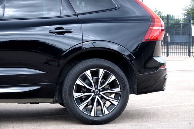 Used 2023 Volvo XC60 B5 Plus image 14