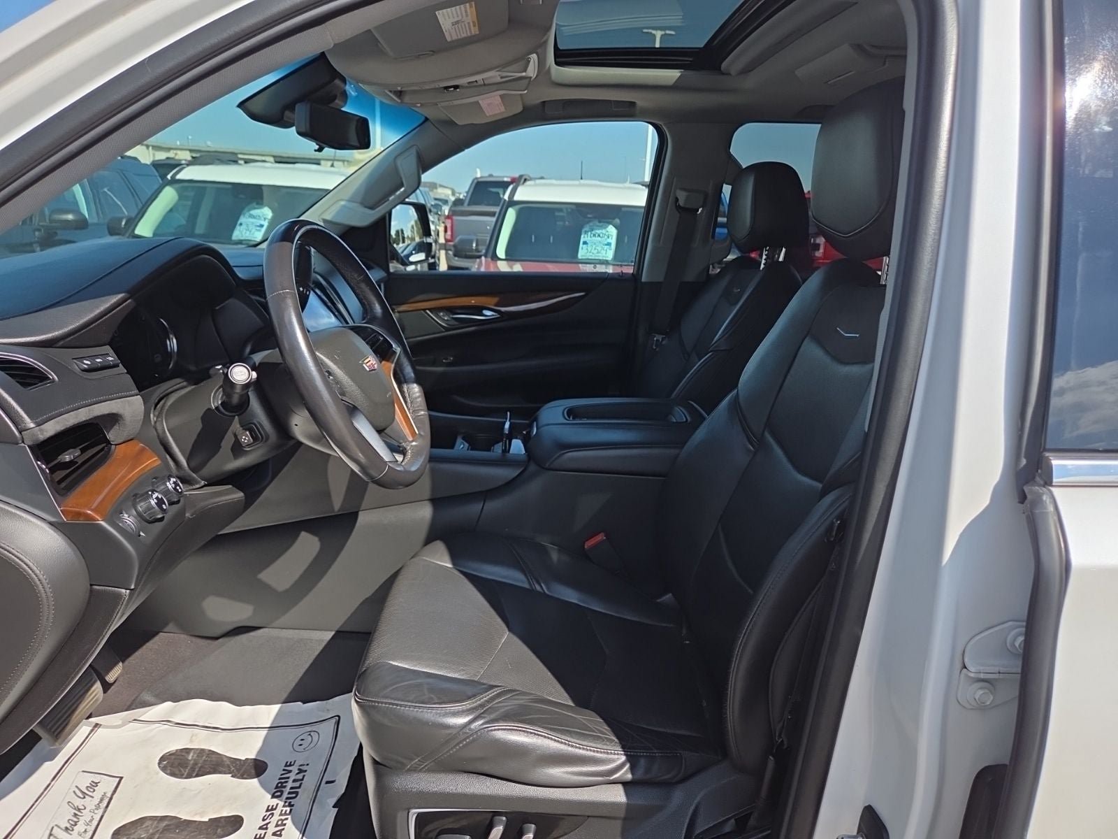Used 2020 Cadillac Escalade ESV Premium Luxury AWD/4WD image 2