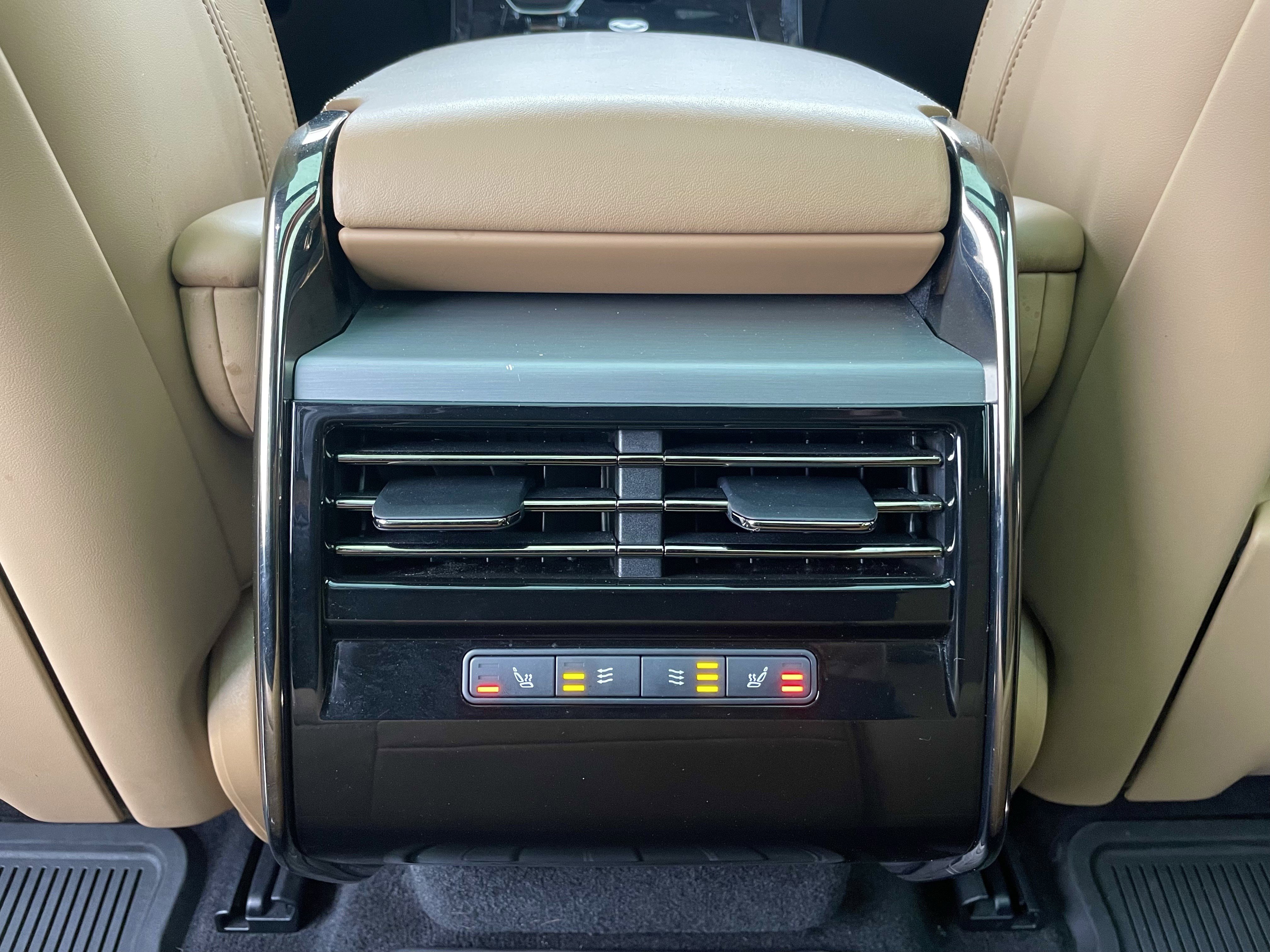 Certified 2024 Land Rover Range Rover Sport SE image 26