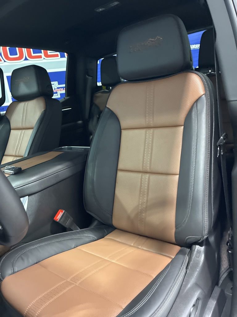 Used 2025 Chevrolet Silverado 1500 High Country w/ Technology Package image 20