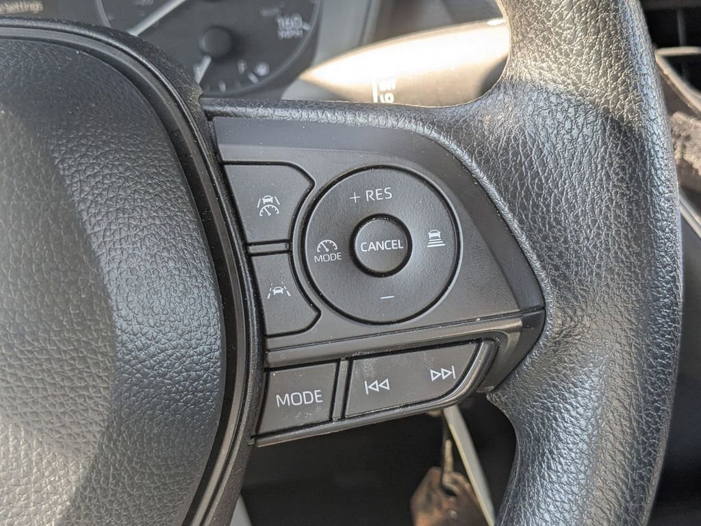Used 2025 Toyota Corolla LE FWD image 17