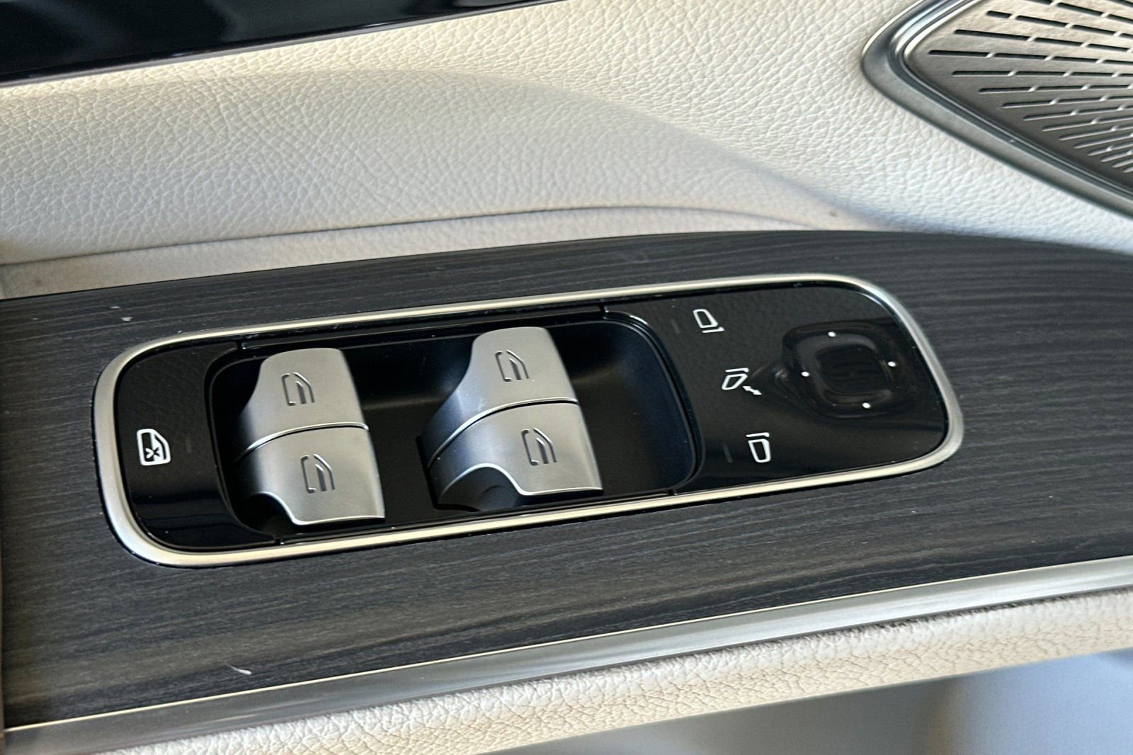 Certified 2023 Mercedes-Benz EQS 450+ SUV image 14