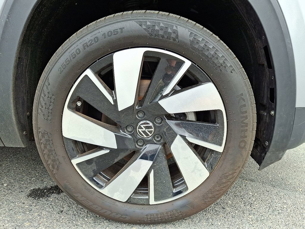 Used 2025 Volkswagen Atlas Cross Sport SE FWD image 8