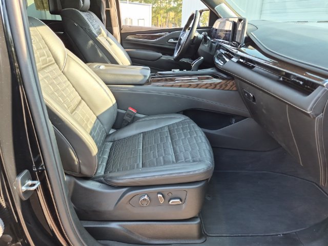 Used 2024 Cadillac Escalade Sport Platinum w/ LPO, ONYX Package AWD/4WD image 46