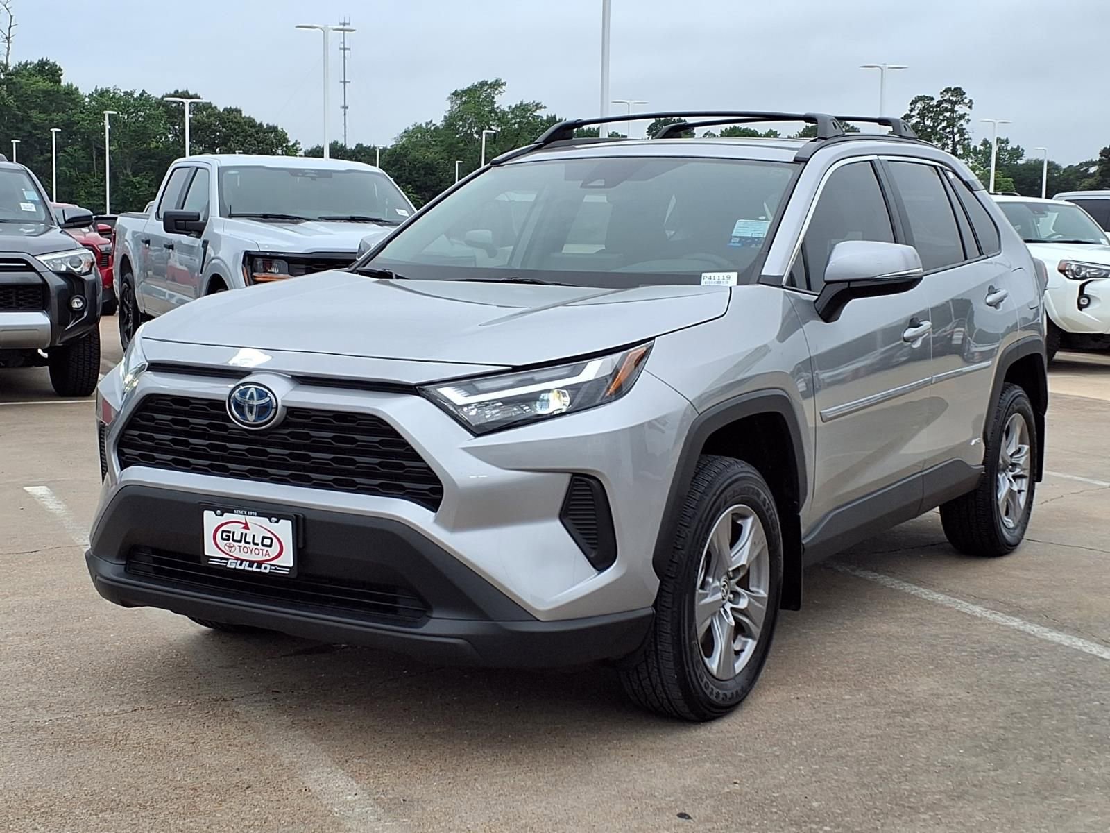 Certified 2023 Toyota RAV4 XLE w/ Convenience Package AWD/4WD image 3