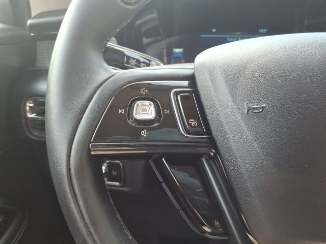 Used 2023 Lincoln Corsair AWD w/ Equipment Group 101A image 15