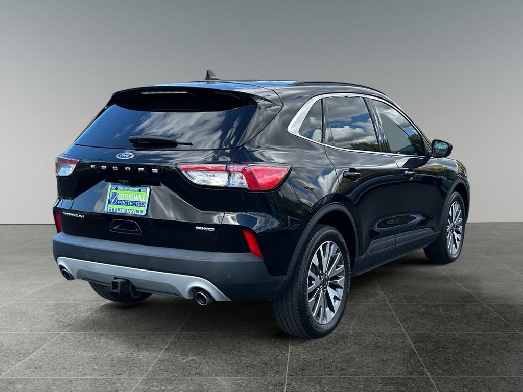 Used 2022 Ford Escape Titanium w/ Class II Trailer Tow Package image 8