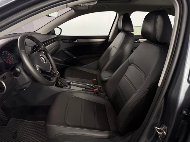 Used 2021 Volkswagen Passat 2.0T SE image 13