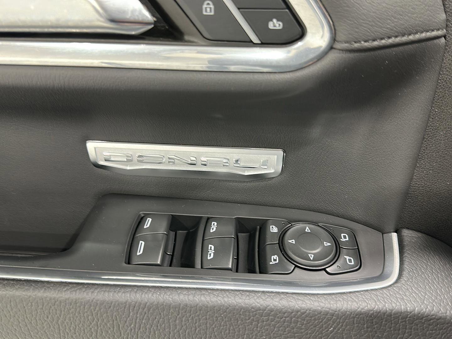Used 2023 GMC Sierra 1500 Denali w/ Technology Package image 19