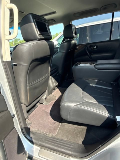 Used 2014 INFINITI QX80 4WD w/ Deluxe Touring Package image 32