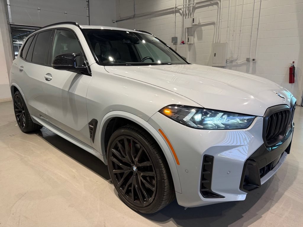 Used 2024 BMW X5 M60i AWD/4WD image 3