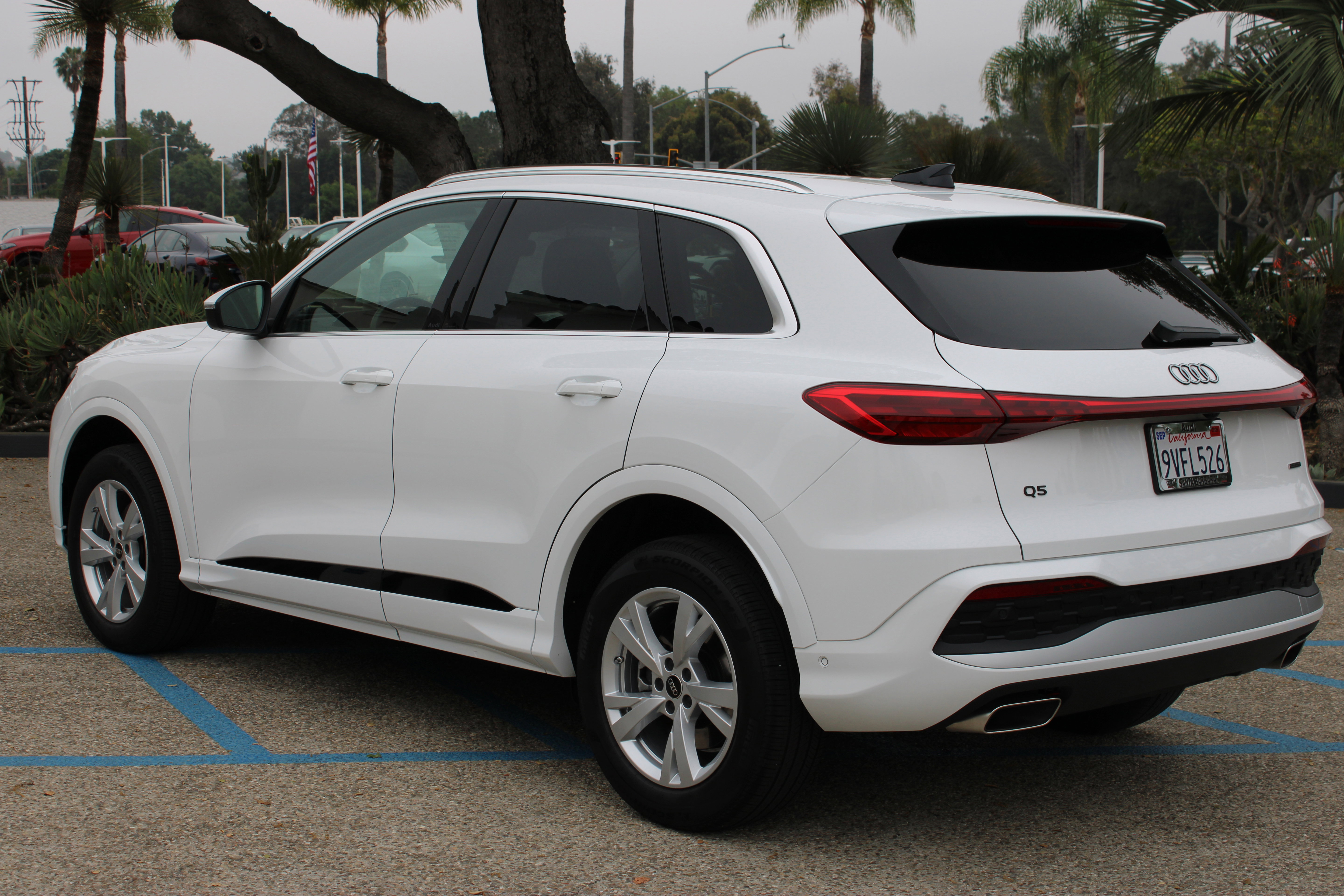 Certified 2025 Audi Q5 Premium w/ Convenience Package image 3