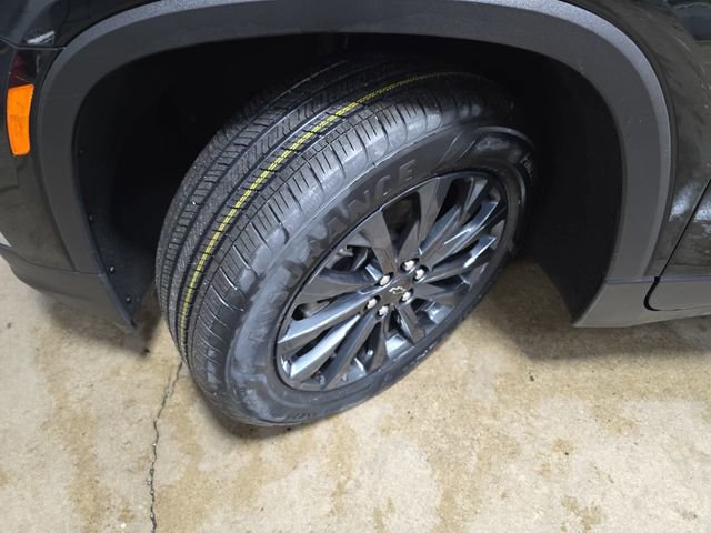 Used 2023 Chevrolet Traverse RS w/ LPO, Floor Liner Package image 33