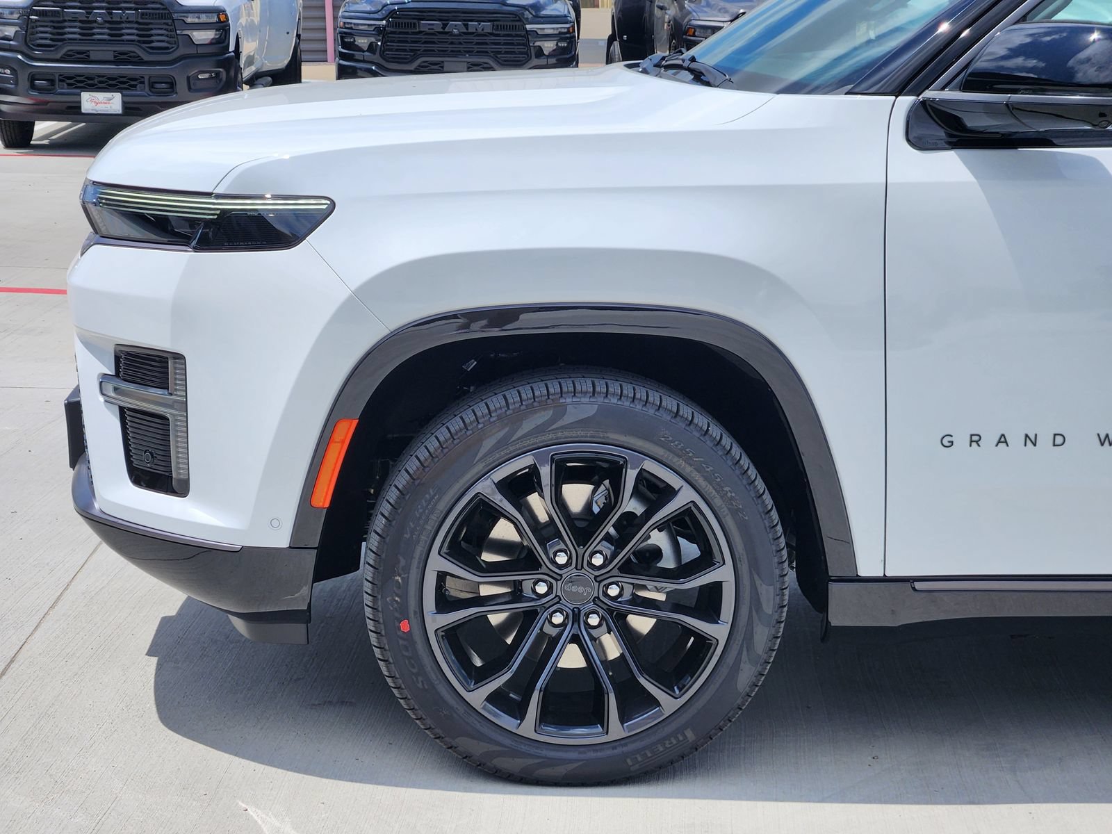 New 2026 Jeep Grand Wagoneer L Summit AWD/4WD image 10
