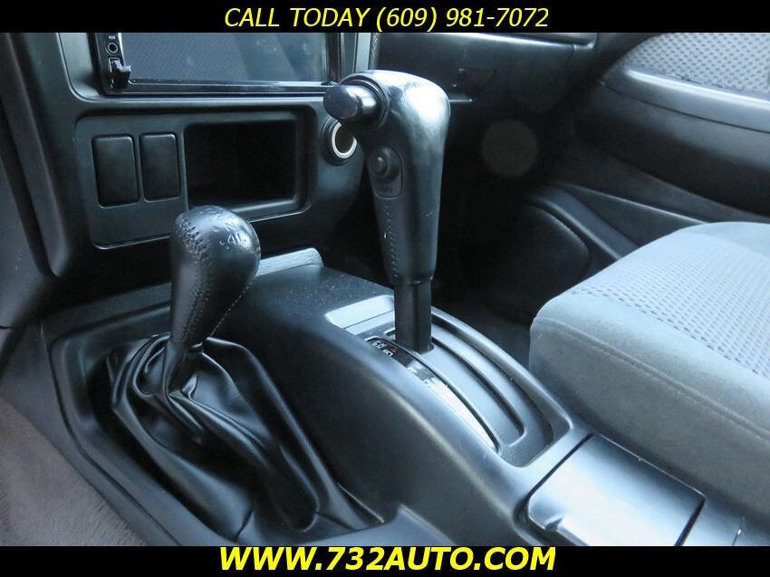 Used 2004 Nissan Pathfinder SE w/ (POP) SE Popular Pkg image 13