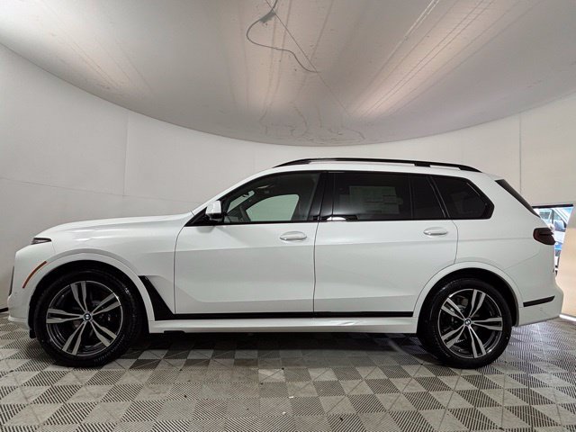New 2027 BMW X7 xDrive40i w/ M Sport Package AWD/4WD image 4