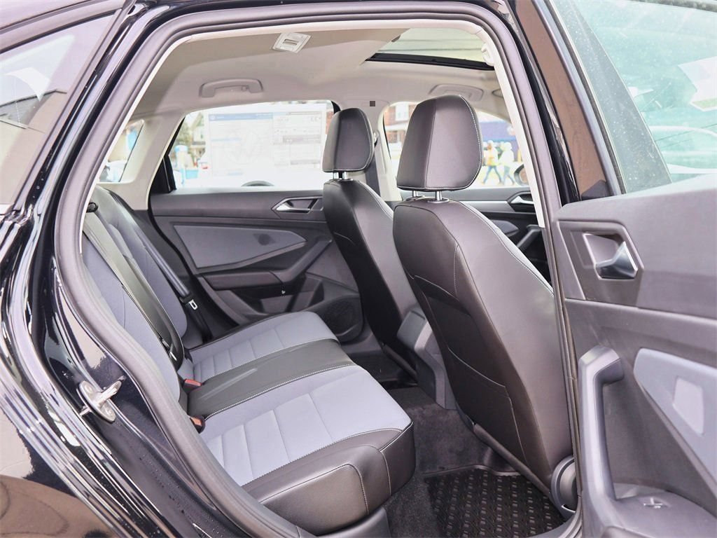 New 2026 Volkswagen Jetta SE FWD image 27
