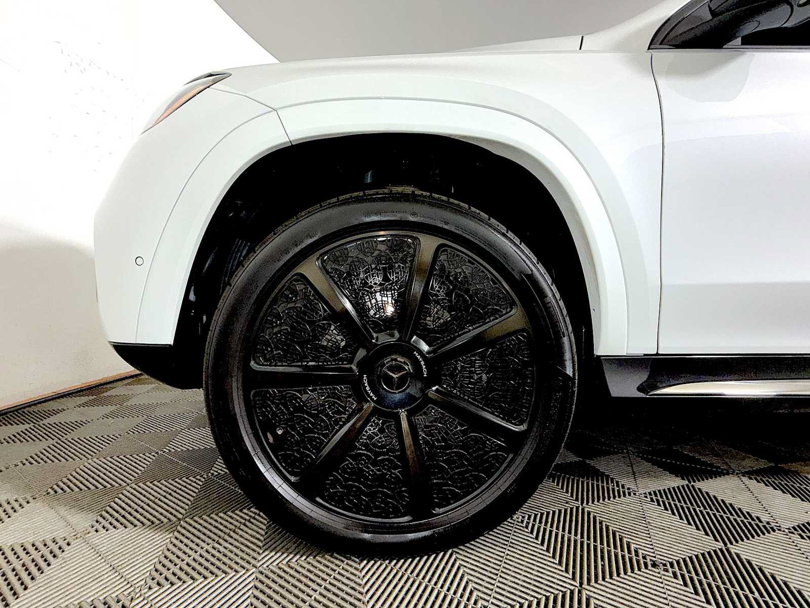 Used 2025 Mercedes-Benz Maybach GLS 600 4MATIC image 8