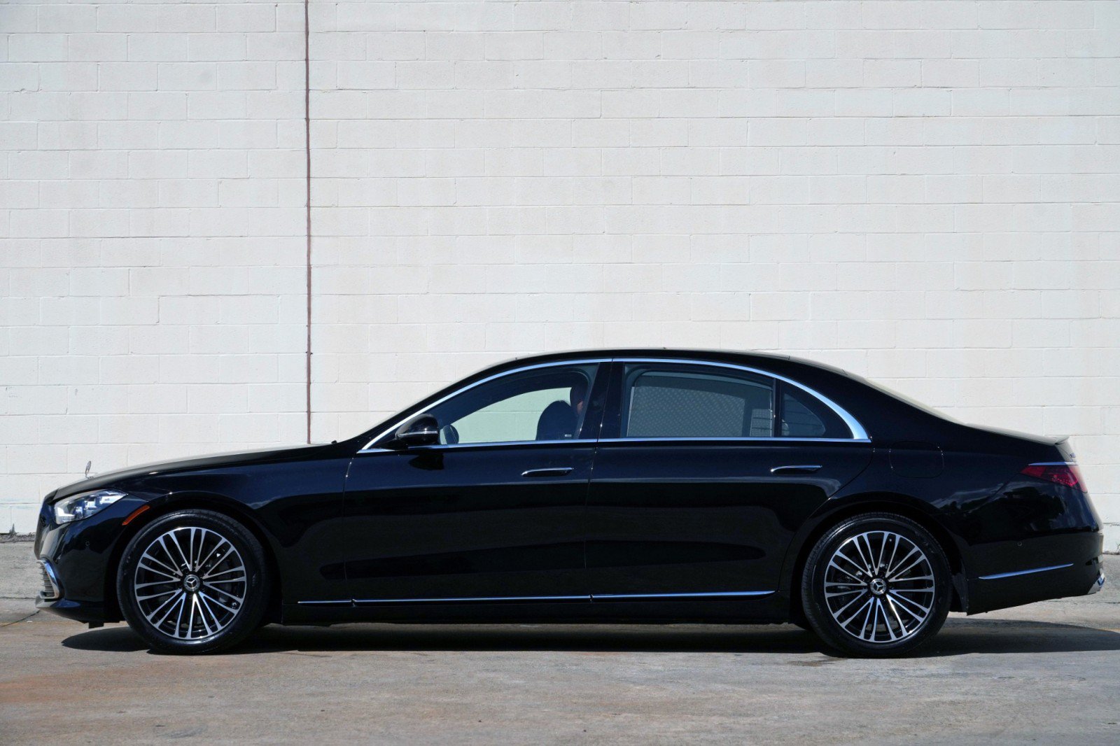 Used 2024 Mercedes-Benz S 580e 4MATIC Sedan image 9
