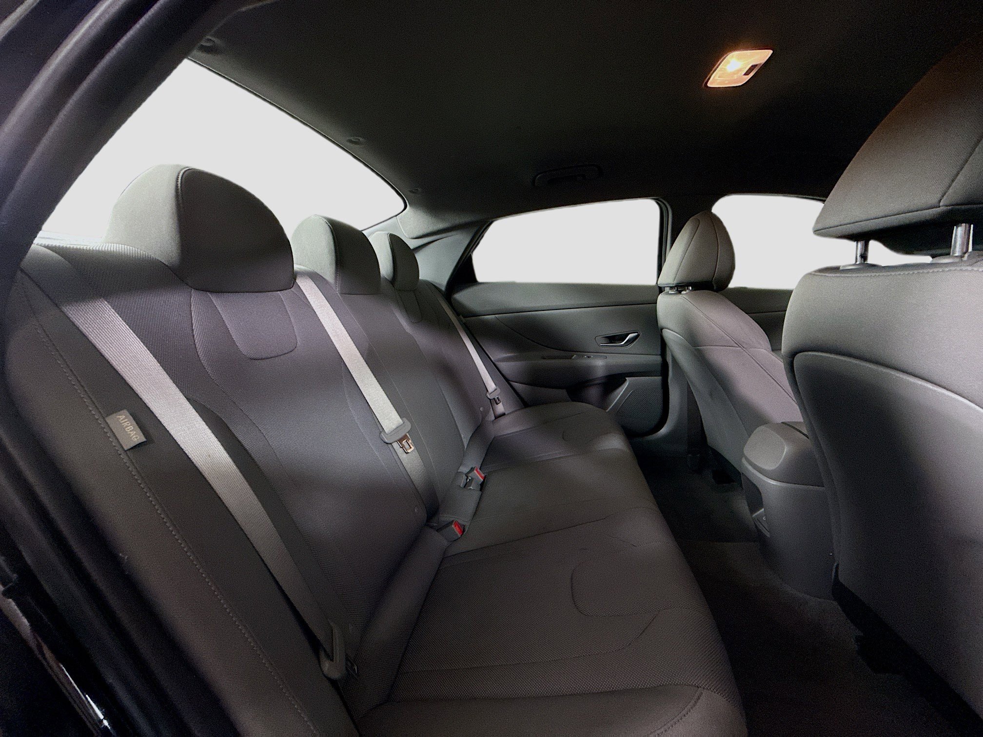 Used 2025 Hyundai Elantra SE image 26