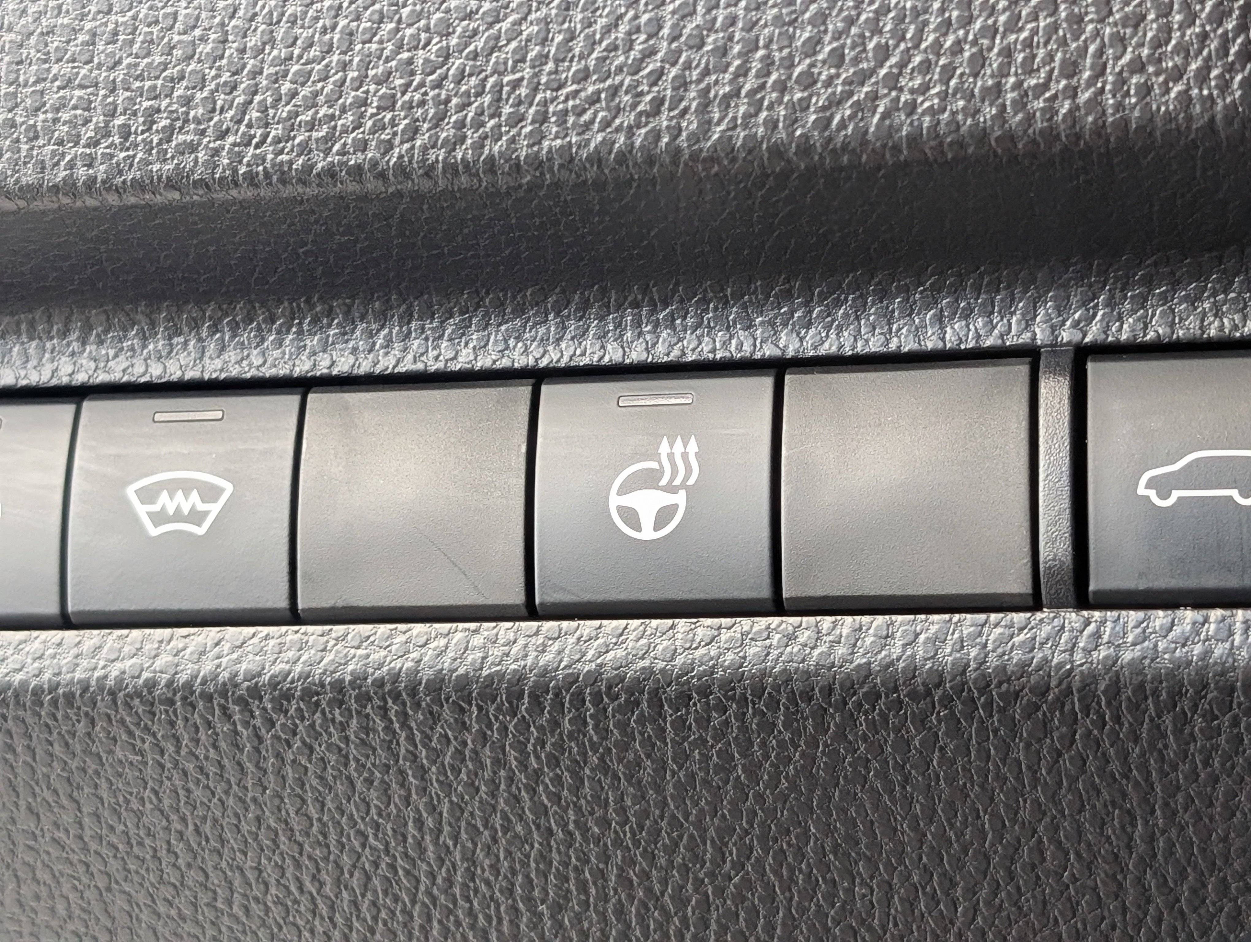 Used 2025 Toyota RAV4 XLE Premium w/ Weather Package AWD/4WD image 35