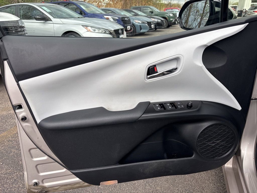 Used 2017 Toyota Prius Prime Plus FWD image 11