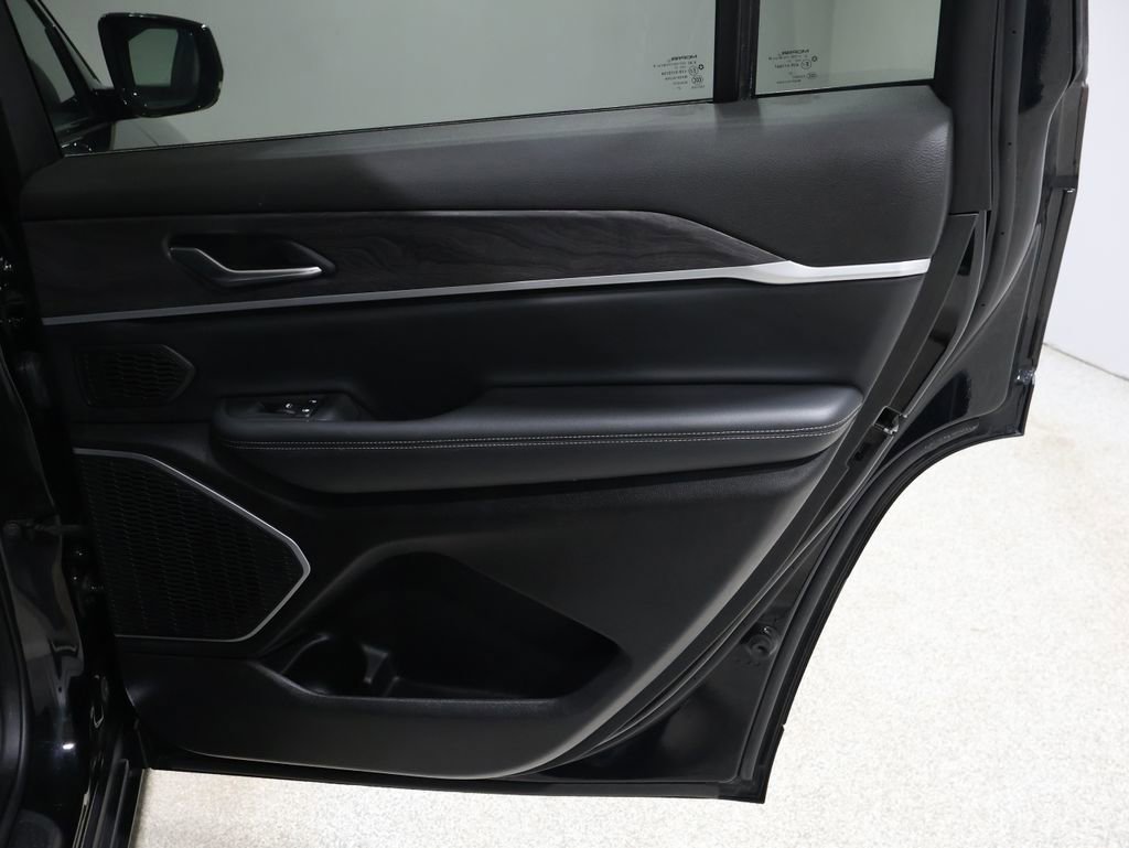 Used 2021 Jeep Grand Cherokee L Limited image 22