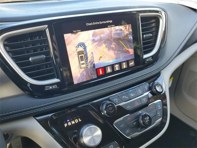 New 2023 Chrysler Pacifica Touring-L FWD image 21