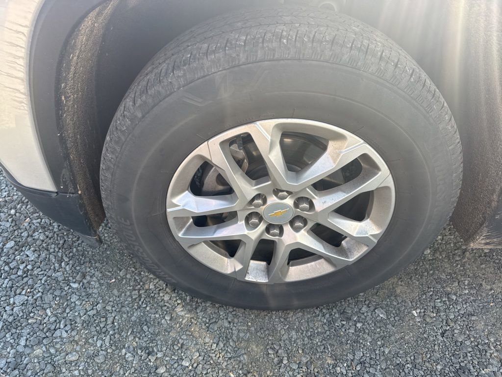 Used 2020 Chevrolet Traverse LS AWD/4WD image 24