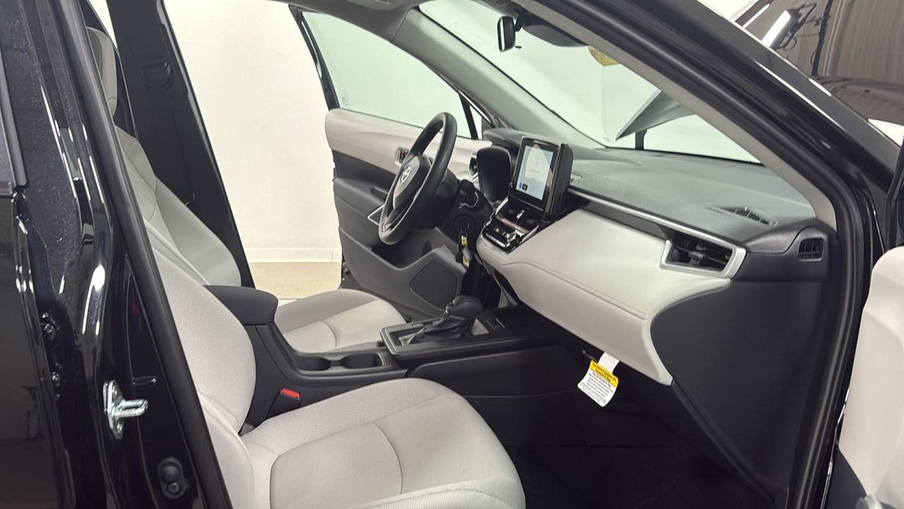 New 2026 Toyota Corolla Cross L image 18