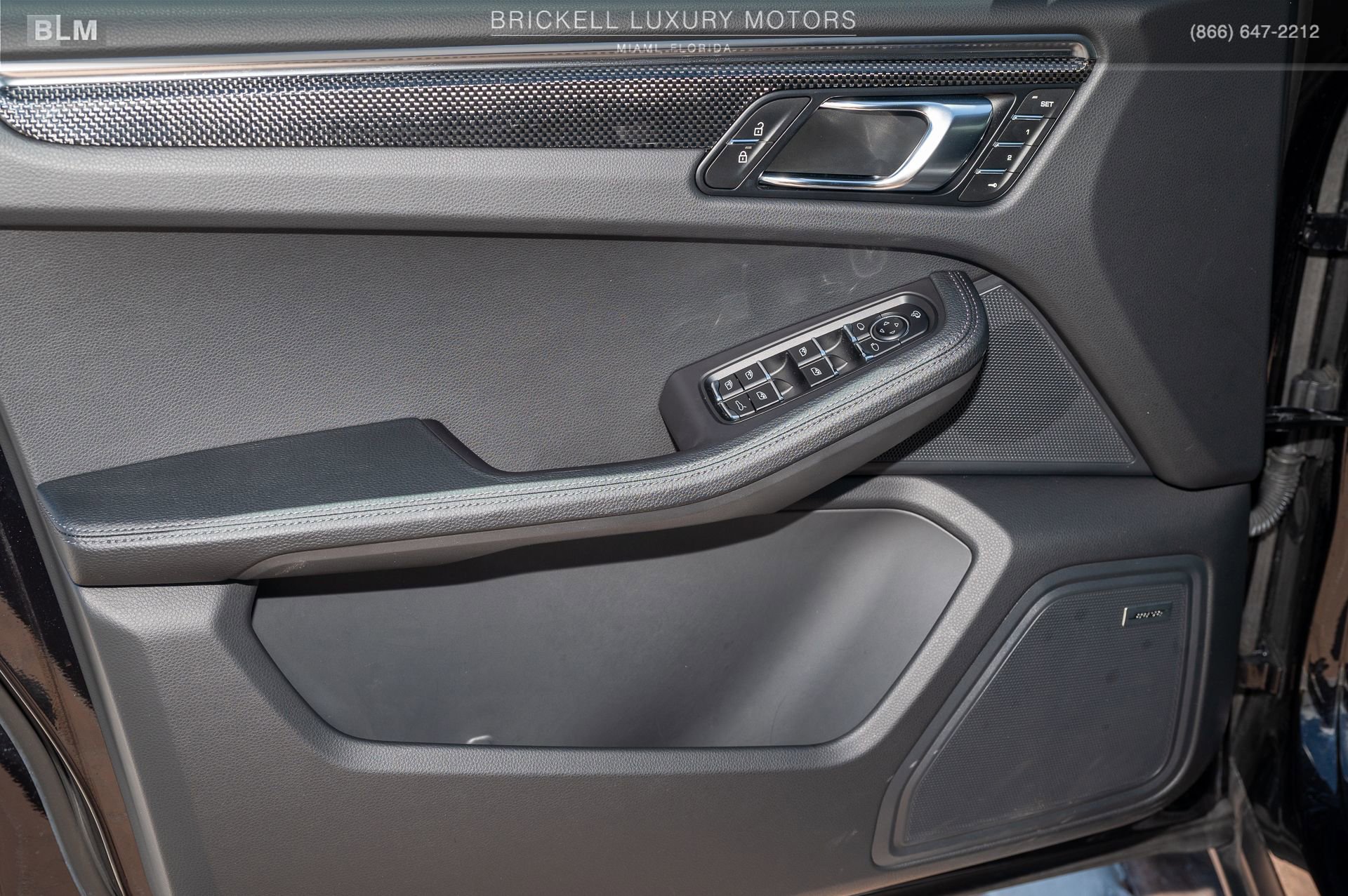 Used 2024 Porsche Macan image 10