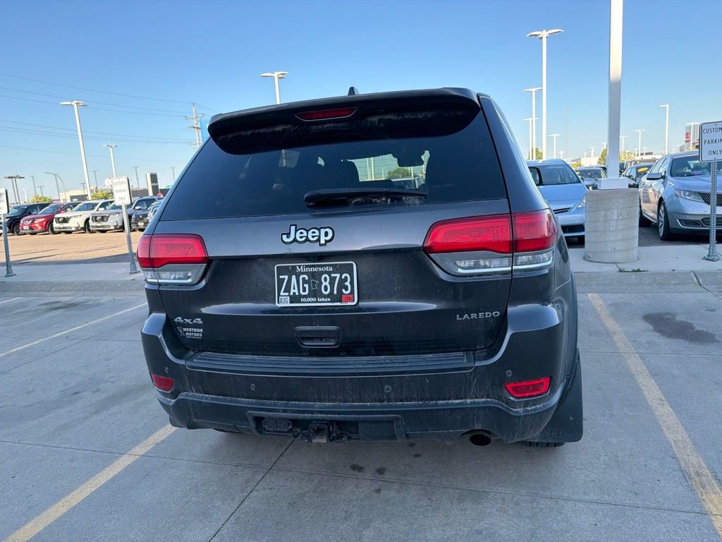 Used 2019 Jeep Grand Cherokee Laredo AWD/4WD image 5